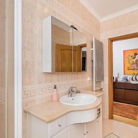 Casa Zeferina - Zeferina Family * 莱里亚